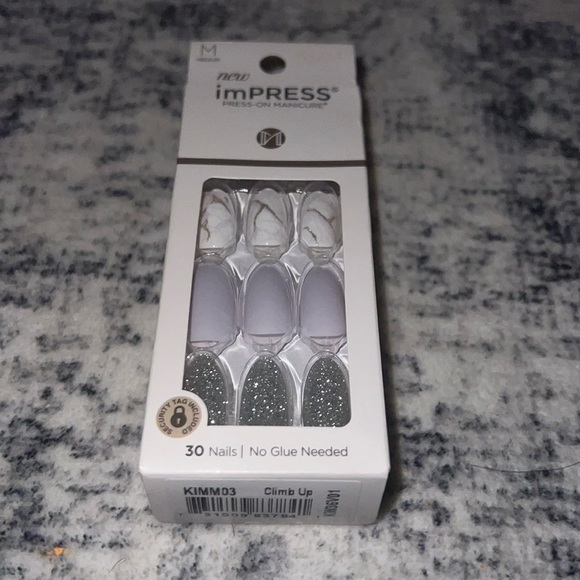 Press on nails - Picture 1 of 1